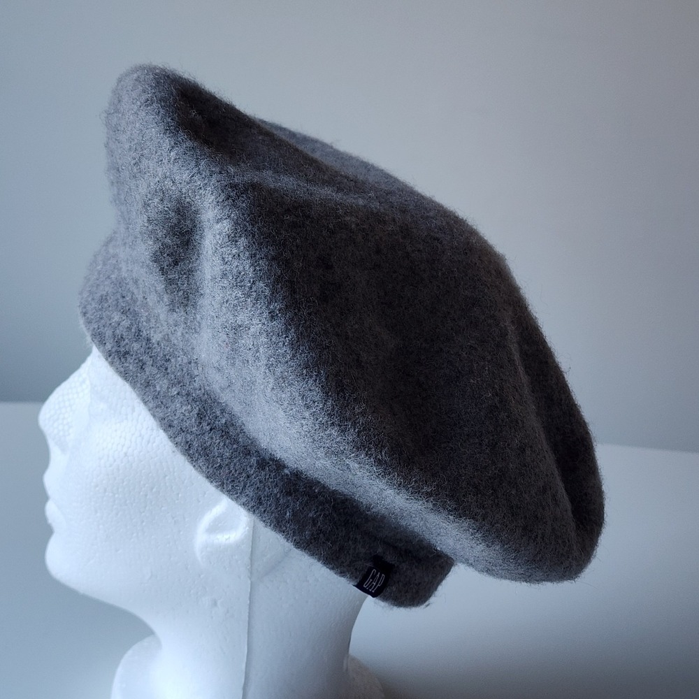 GAP Wool Beret Hat Parisian French Style Chic Elegant Sophisticated Gray‎ Cap